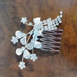 NEW! Bridal Headwear/ Bride Wedding hair accessory  comb 5760